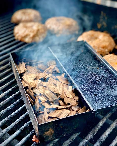 How to use a Smoker Box on a Gas Grill 